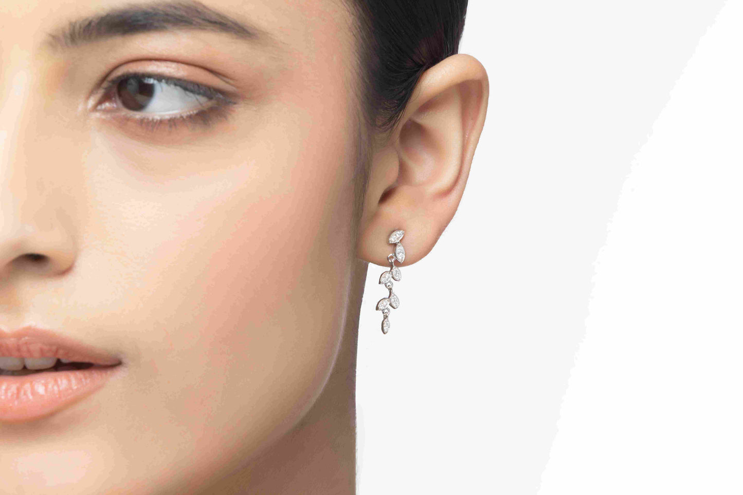 Petaline 0.28 ct Round Moissanite 925 Silver Drop Earrings