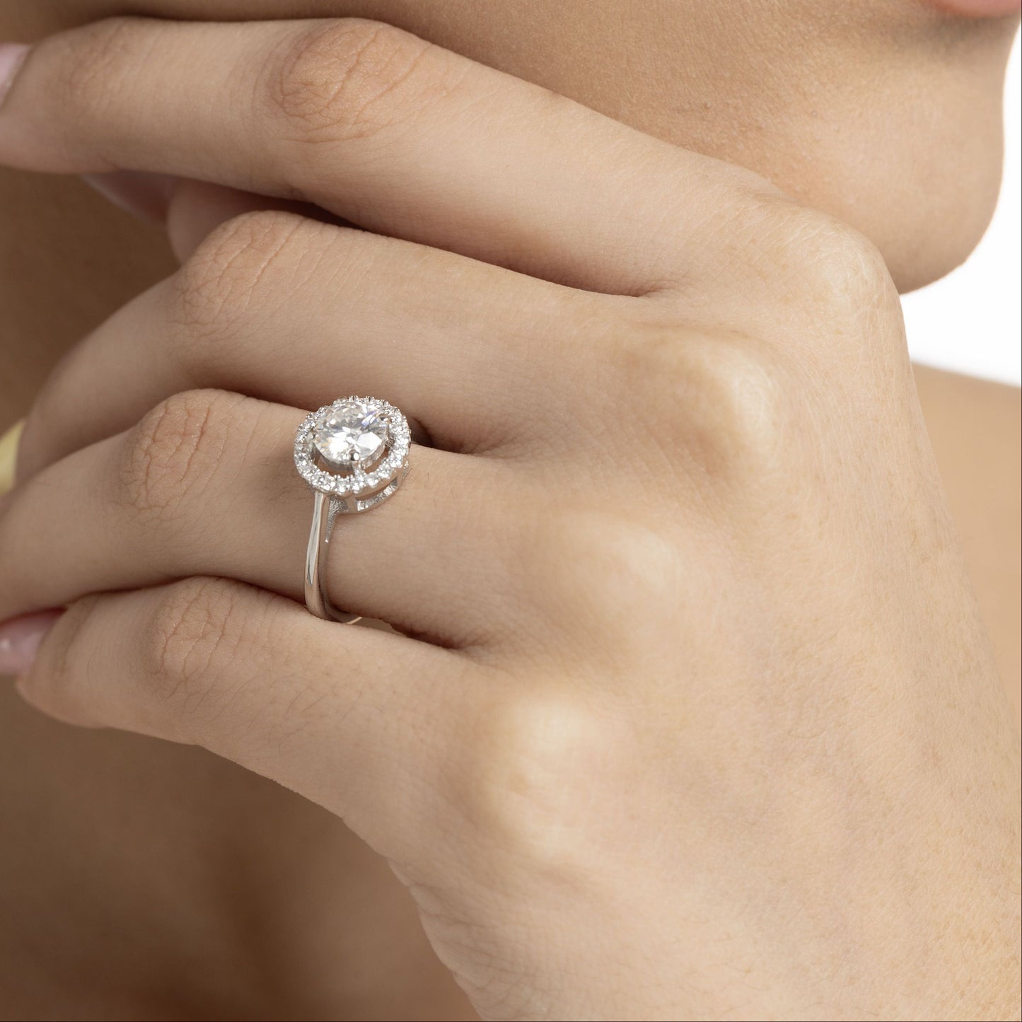 Selene 0.8 ct Floating Halo Round Moissanite 925 Silver Ring