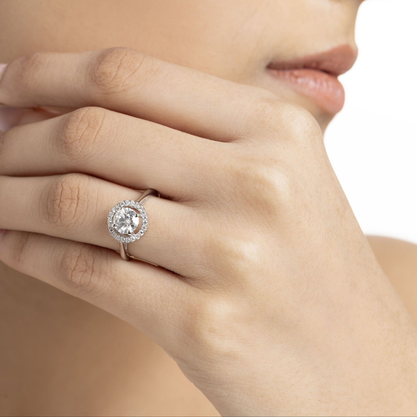 Selene 0.8 ct Floating Halo Round Moissanite 925 Silver Ring