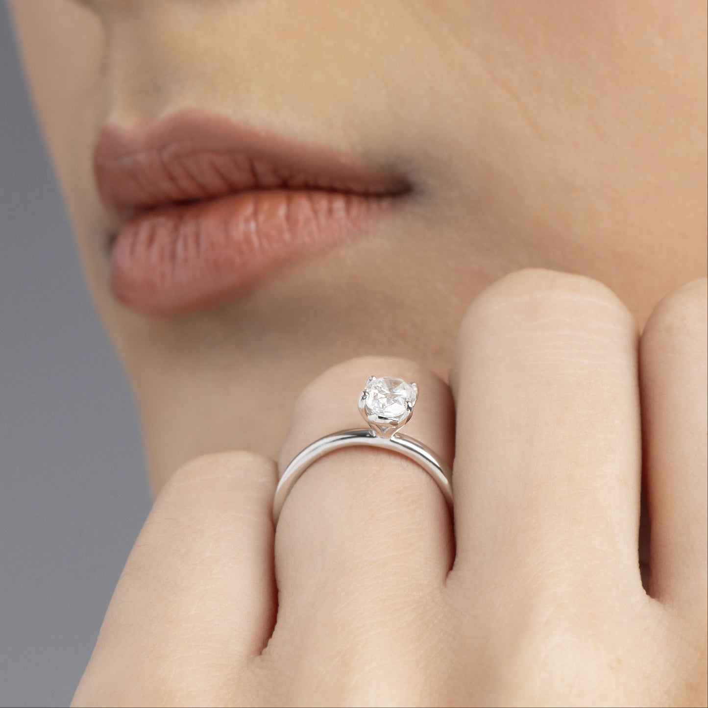 Eterna 0.8 ct Oval Moissanite 925 Silver Solitaire Ring