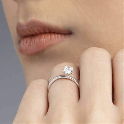 Eterna 0.8 ct Oval Moissanite 925 Silver Solitaire Ring