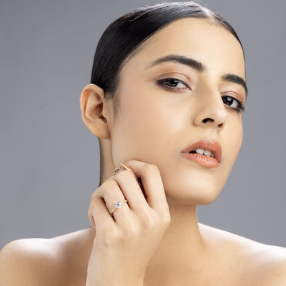 Radiance 0.8 ct Round Moissanite 925 Silver Pavé Solitaire Ring