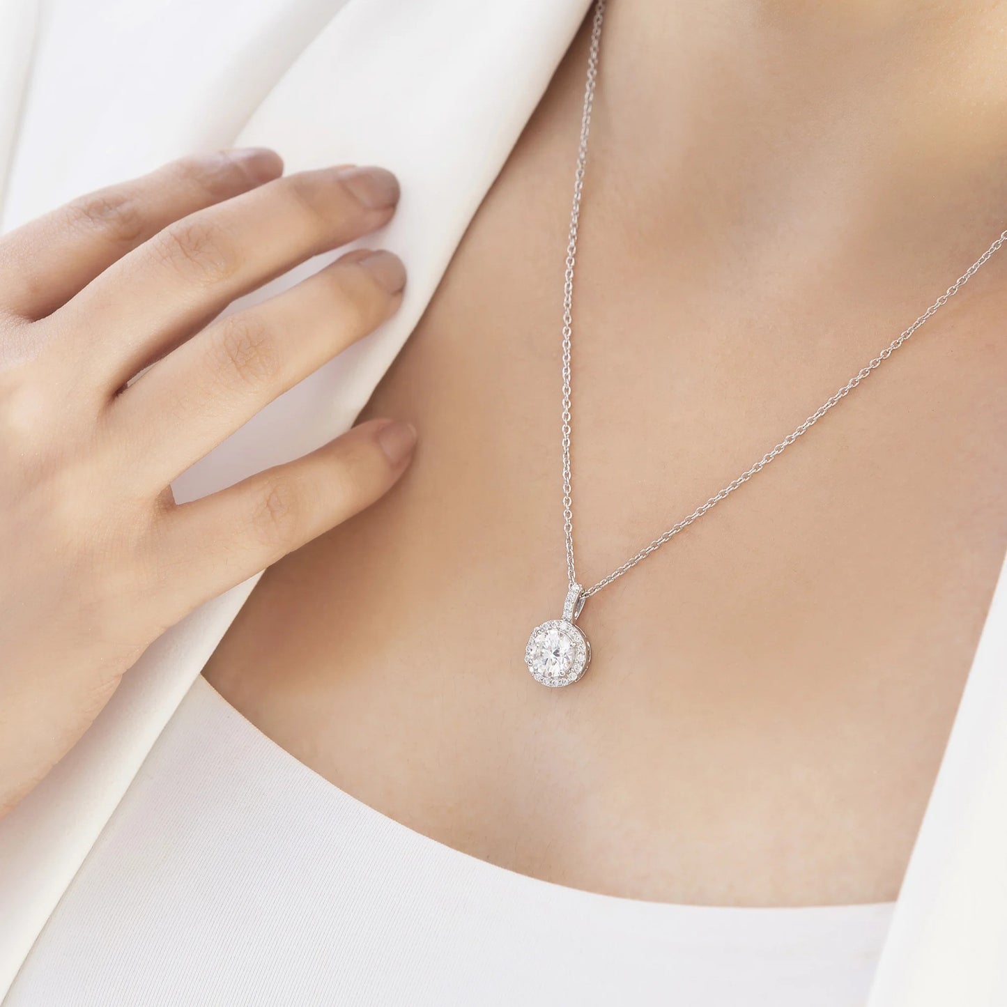 Radiant 1.97 ct Round Moissanite Halo Prong 925 Silver Necklace