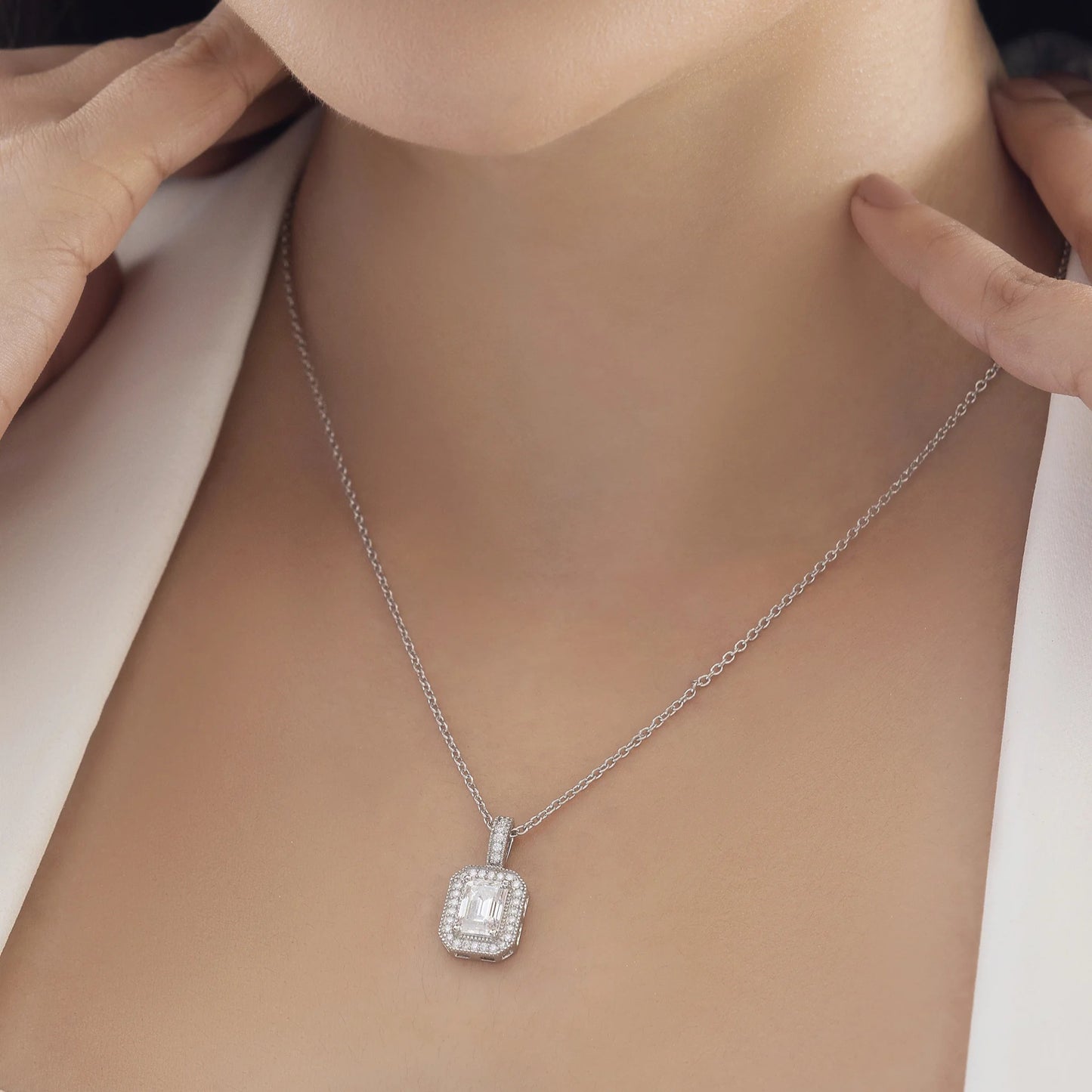 Lumière 1.90 ct Emerald Moissanite Halo Prong 925 Silver Necklace