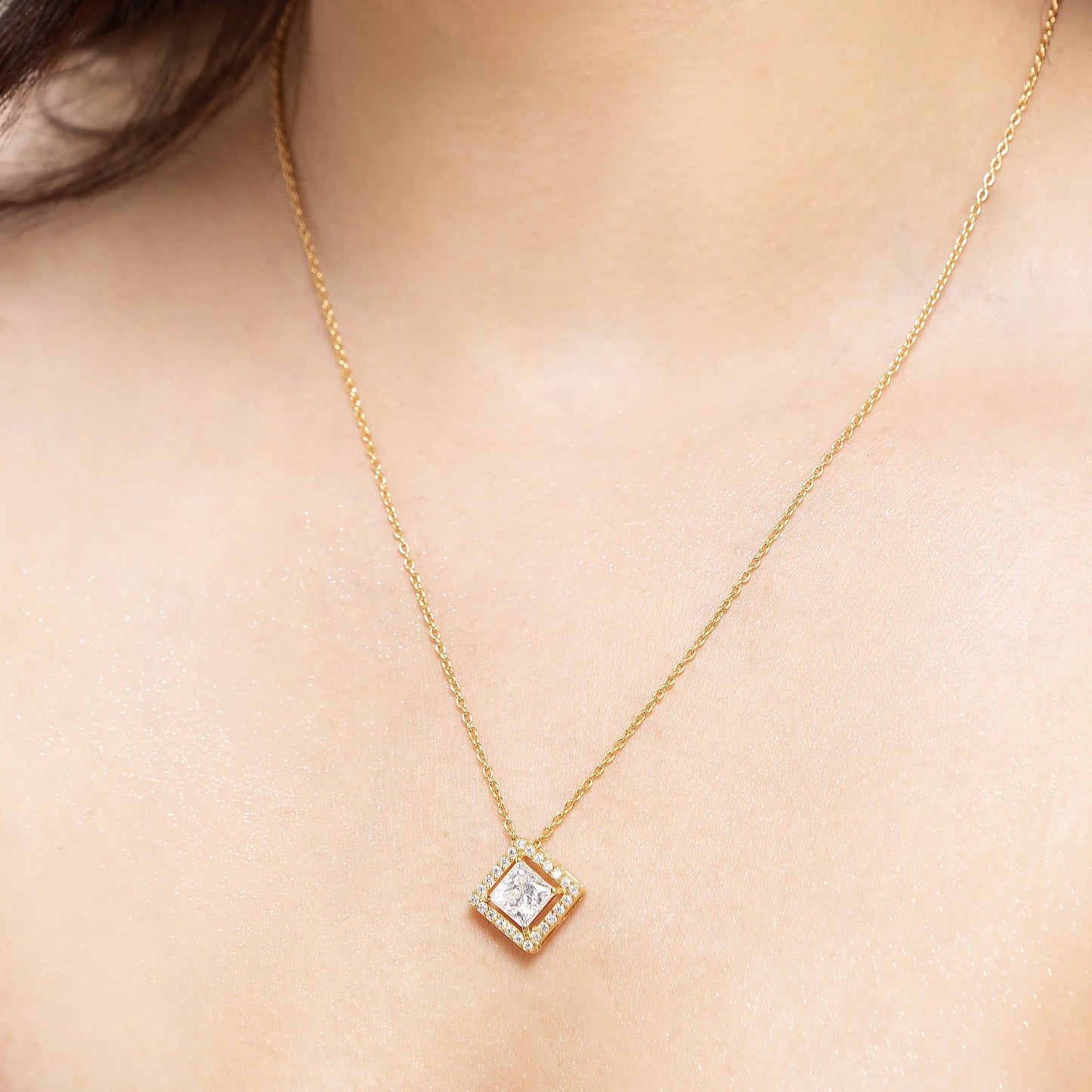 Vega 2.09 ct Princess Moissanite Floating Halo 925 Silver Necklace