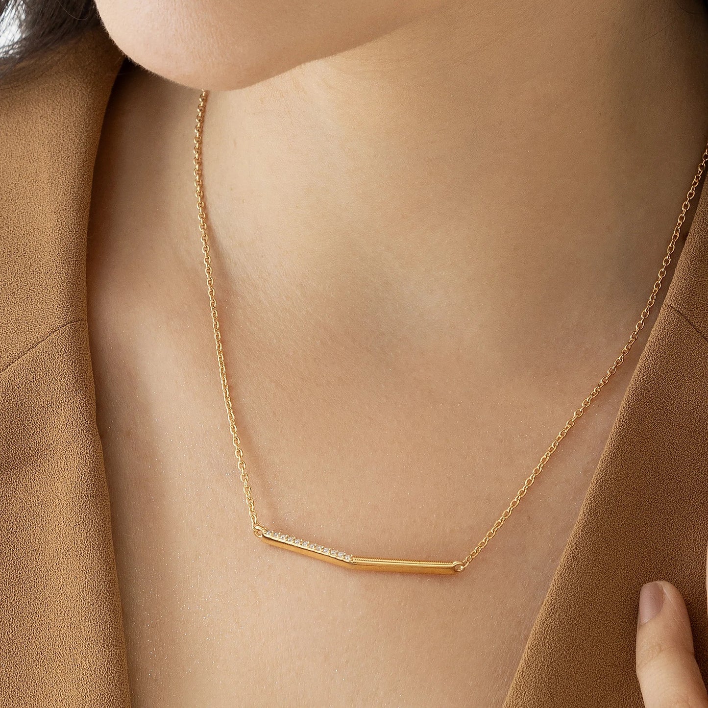 Modern Diva Angled Bar Moissanite 925 Silver Necklace