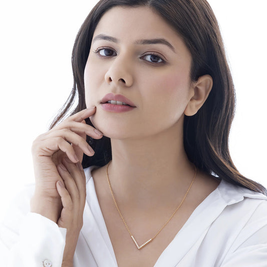 Modern Diva Chevron V-Shape Moissanite 925 Silver Necklace