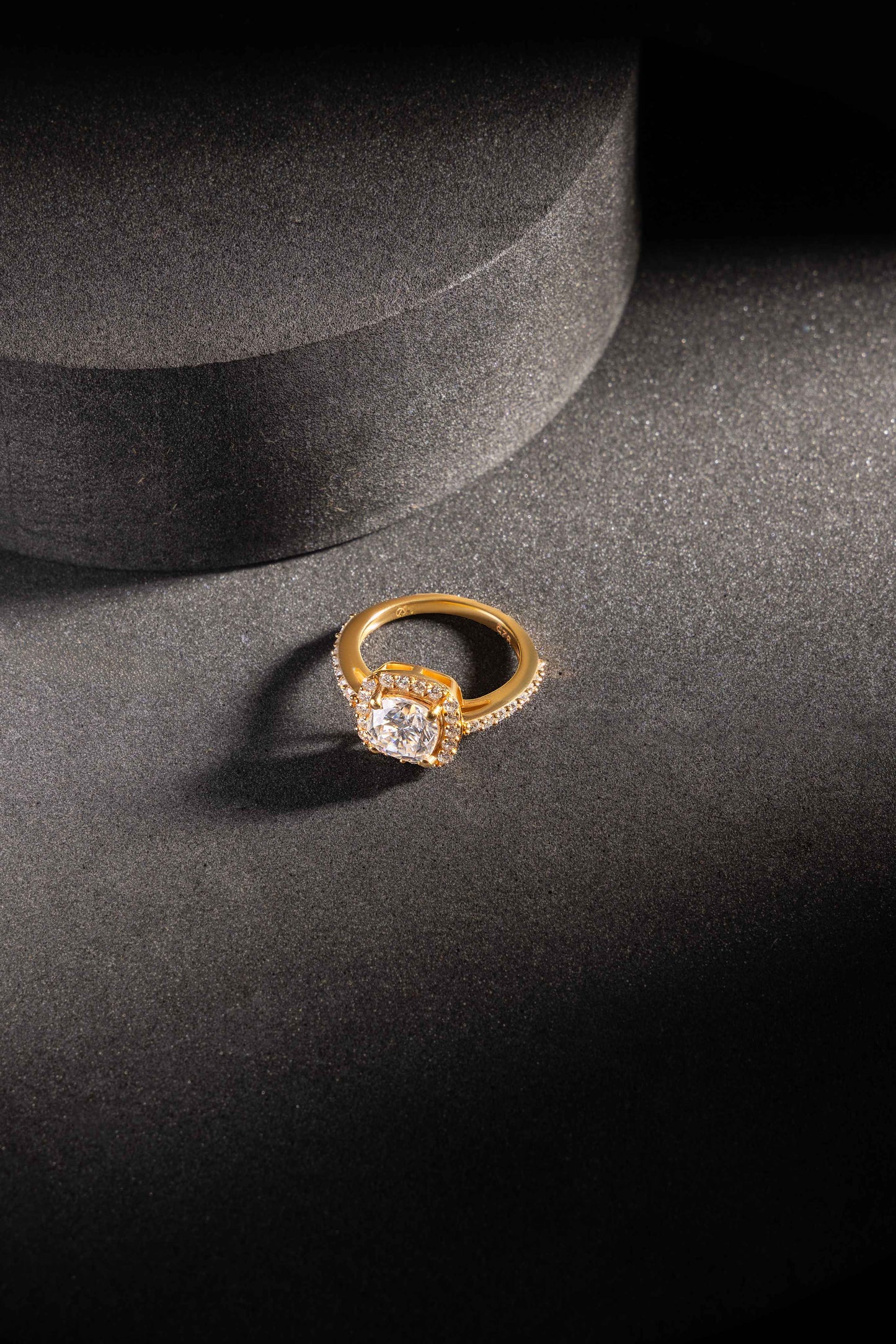 Radiant 1.2 ct Cushion Halo Moissanite 925 Silver Ring