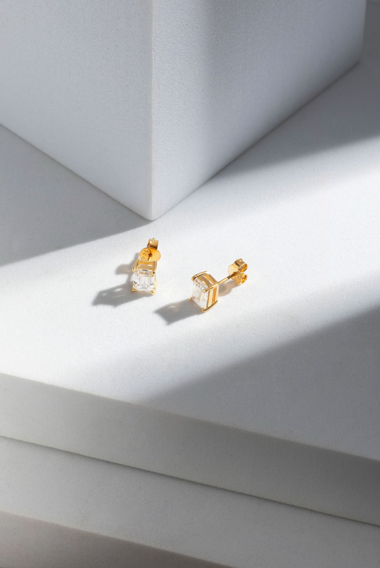 Regent 2 ct Emerald Moissanite Prong 925 Silver Stud Earrings