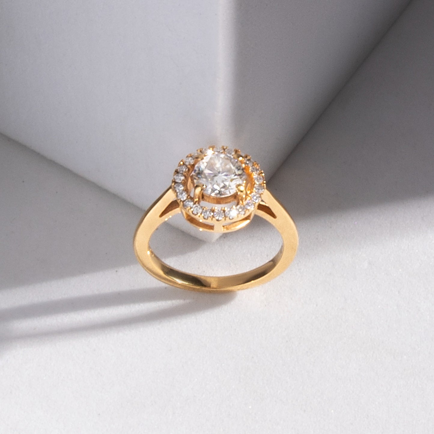 Selene 0.8 ct Floating Halo Round Moissanite 925 Silver Ring