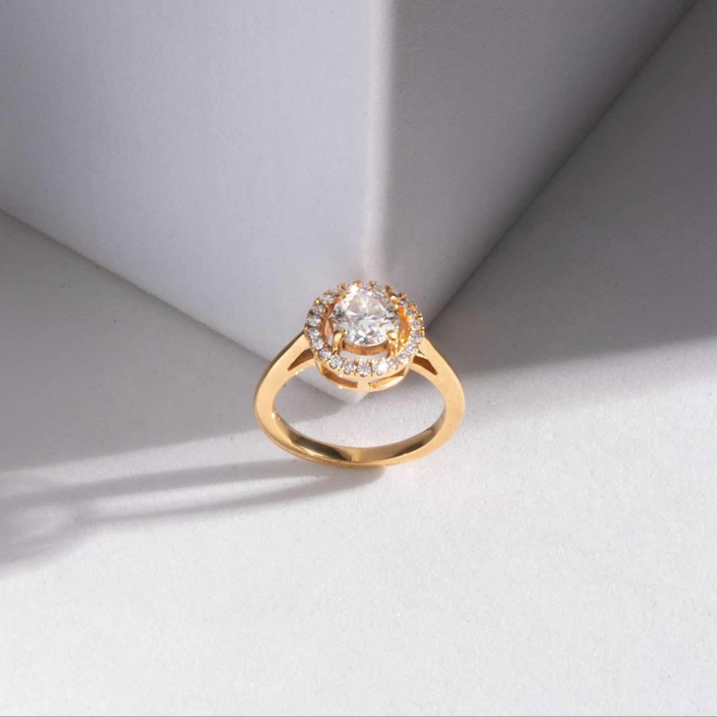 Selene 0.8 ct Floating Halo Round Moissanite 925 Silver Ring