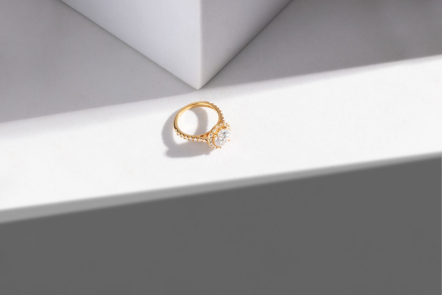 Vega Round Halo Ring