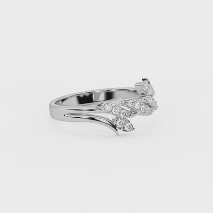 Laurel 0.14 ct Round Moissanite Pavé Leaf 925 Silver Ring